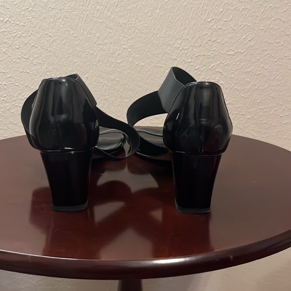 Stuart Weitzman Size 8 Open Toe Strappy Shoes - Picture 2 of 9